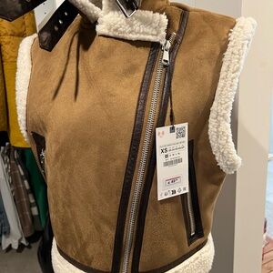 Zara Cropped double faced vest - XS
